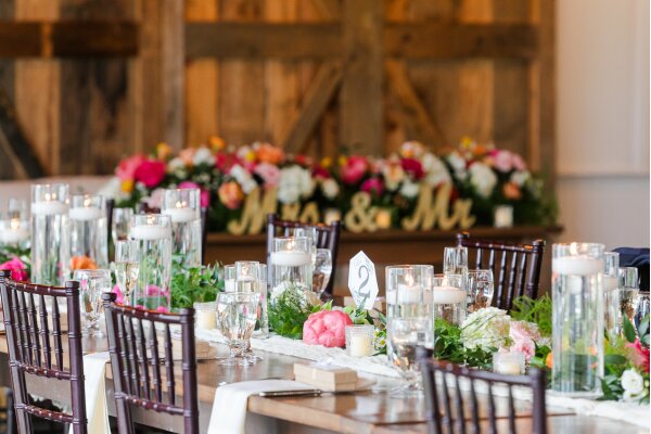Elegant wedding table setting at Candia Woods
